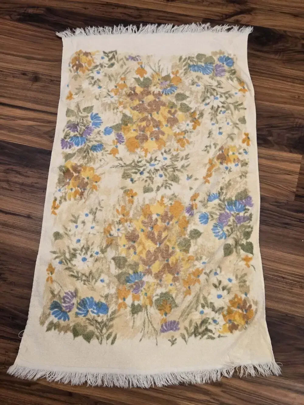 Vtg Cannon Royal Family Floral Bath Towel Fringe Shabby Chic Retro Cottagecore